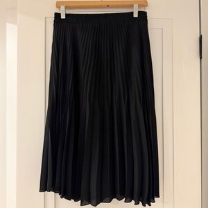 Max Studio pleated black midi skirt Size Small